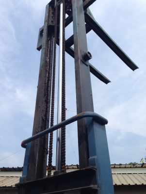 ขายลิฟท์ยกของแบบลาก 600 KG. สูง 4 เมตร พร้อมใช้งาน เปลี่ยน แบตมาใหม่ครับ