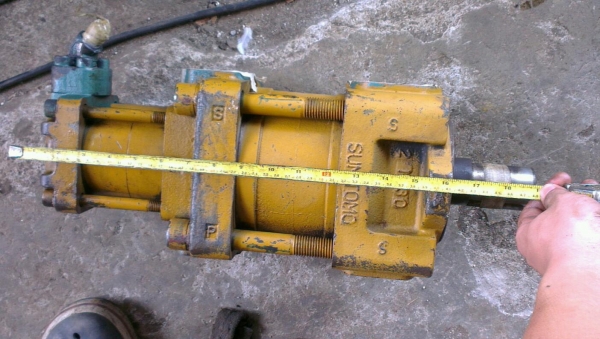 Sell> ปั้มไฮโดรลิค 2 ตอน ยี่ห้อ SUMITOMO Japan สภาพดีครับ ใช้ไม่ได้ยินดีคืนเงินครับ