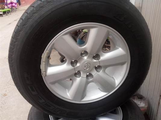 ขายเเม๊ก โตโยต้า  พร้อมยางปี 2010   ขนาด  265/65/17