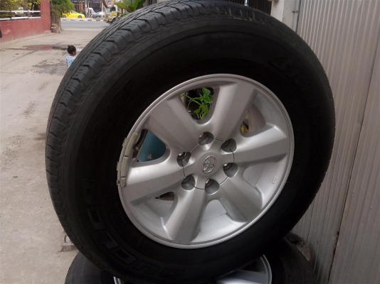 ขายเเม๊ก โตโยต้า  พร้อมยางปี 2010   ขนาด  265/65/17