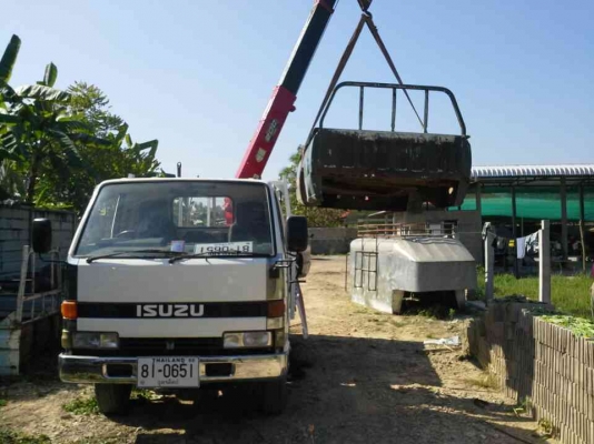 ขาย 4 ล้อกลาง ISUZU 100 แรง รถบรรทุกติดเครน 2 ตัน