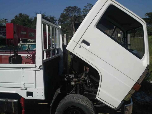 ขาย 4 ล้อกลาง ISUZU 100 แรง รถบรรทุกติดเครน 2 ตัน