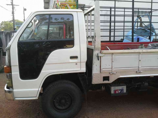 ขาย 4 ล้อกลาง ISUZU 100 แรง รถบรรทุกติดเครน 2 ตัน