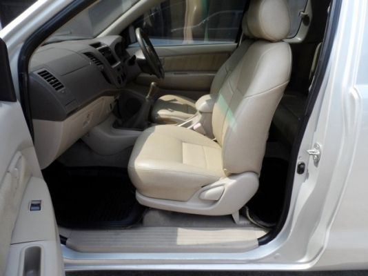 TOYOTA VIGO D4D Cab 2.5 MT ปี 2006 จัดไฟแนนซ์ได้ค่ะ ดาวน์ 8,000 T.086-527-9533