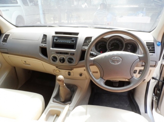 TOYOTA VIGO D4D Cab 2.5 MT ปี 2006 จัดไฟแนนซ์ได้ค่ะ ดาวน์ 8,000 T.086-527-9533