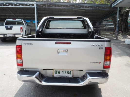 TOYOTA VIGO D4D Cab 2.5 MT ปี 2006 จัดไฟแนนซ์ได้ค่ะ ดาวน์ 8,000 T.086-527-9533
