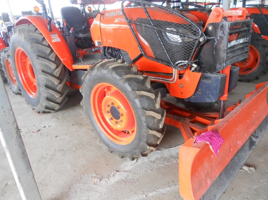 KUBOTA M7040 พร้อมใบมีดหน้า ปรับสภาพ พร้อมใช่