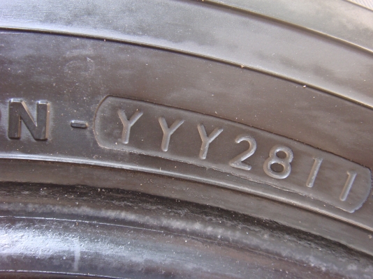 ขายยาง Yokohama Earth - 1 ขนาด 195 65 15 ปี 11