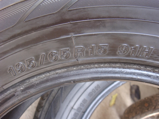 ขายยาง Yokohama Earth - 1 ขนาด 195 65 15 ปี 11
