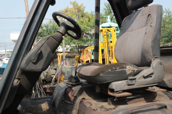 ขายรถยกฟอล์คลิฟต์ LINDE H80D ขนาด 8 ตัน AUTO เครื่องดีเซล 4สูบ ราคา 490,000 บาท