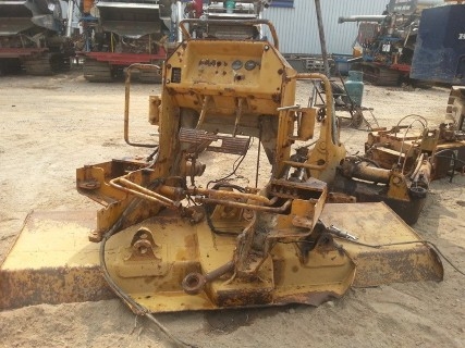 ขายอะไหล่ตัดแทรกเตอร์ D3 สอบถามโทร 0819942027