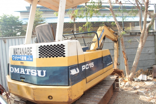 ขายแบคโฮ KOMATSU PC15-2 เครื่องดีเซล 3สูบ ราคา 280,000 บาท