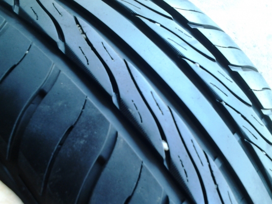 ยาง  235/40/18 ปี11