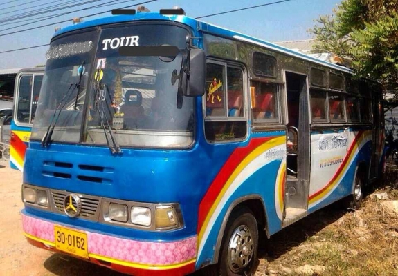 **300,000 บ.ต่อรอง**ขาย6ล้อบัสโดยสารเครื่องใหญ่ๆ เหมาะ เอาไปทำรถดั๊ม HINO KM350 HO7C 185 แรงเครื่องแน่นดี แรง ช่วงล่างดีคัสซีสวย เป็นบัส 32ที่นั่ง พัดลม ระบบไฟครบ ยาง8.25 ขอบ16 ยางดี6เส้น พ.พาวเวอร์ สีสันสวยสภาพพร้อมใช้งาน เอาไปทำงานได้เลยหรือ ทำรถดั๊ม ทะ