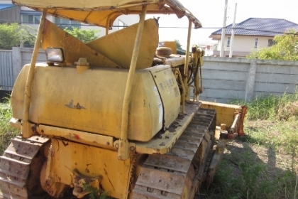 ขายรถดันดินรถแทรกเตอร์ KOMATSU: D45A-1 เครื่อง4สูบ 90 แรงม้า ราคา 450,000 บาท