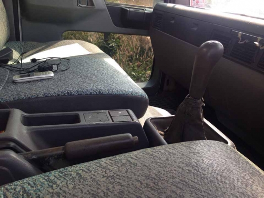 **750,000 บ.ต่อรอง**ขาย6ล้อตู้แห้ง สวยๆ HINO FB4JGKA สมอทอง ห้างแท้ปี44 JO5C 140HP เครื่องแน่นไม่มีเยิ้ม ช่วงล่างสวยคัสซีสวยไม่ปะไม่ดาม ตู้แห้ง3บานสภาพสวยไมีมีผุ ความยาว5ม. หัวสวยภายในสวยคอนโซลครบ แอร์ พ.พาวเวอร์ เบรคทริฟฟี่ ยาง8.25สวย6เส้น รถเคลียร์สีมาส