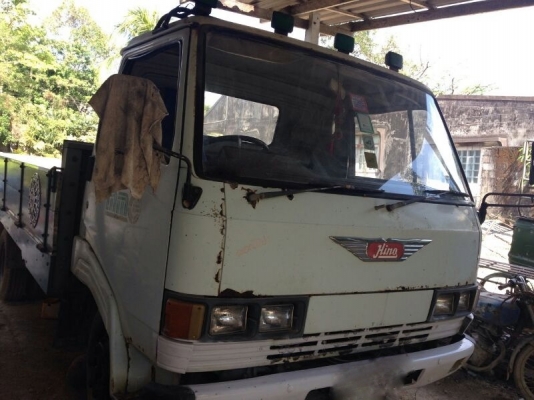รถฮีโน่ 6 ล้อ KM777  117 แรงม้า.  สนใจติดต่อ 081 - 6079515