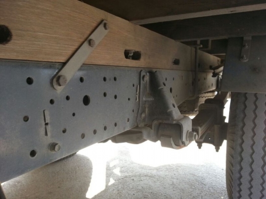 รถอีซูซุ 4 ล้อ 100 แรงม้า. ปี 48 สนใจติดต่อ 081 - 6079515 รถอีซูซุ 4 ล้อ 100 แรงม้า. ปี 48 สนใจติดต่อ 081 - 6079515