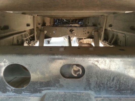 รถอีซูซุ 4 ล้อ 100 แรงม้า. ปี 48 สนใจติดต่อ 081 - 6079515 รถอีซูซุ 4 ล้อ 100 แรงม้า. ปี 48 สนใจติดต่อ 081 - 6079515