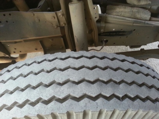 รถอีซูซุ 4 ล้อ 100 แรงม้า. ปี 48 สนใจติดต่อ 081 - 6079515 รถอีซูซุ 4 ล้อ 100 แรงม้า. ปี 48 สนใจติดต่อ 081 - 6079515