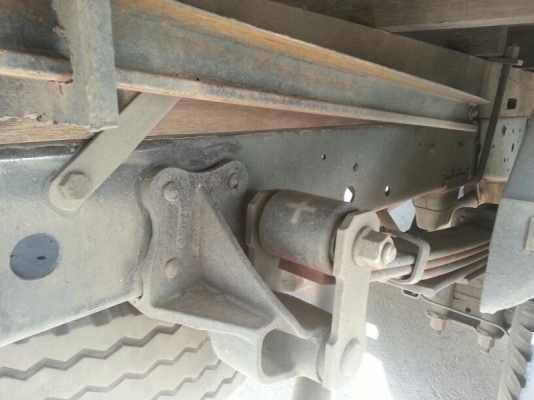 รถอีซูซุ 4 ล้อ 100 แรงม้า. ปี 48 สนใจติดต่อ 081 - 6079515 รถอีซูซุ 4 ล้อ 100 แรงม้า. ปี 48 สนใจติดต่อ 081 - 6079515