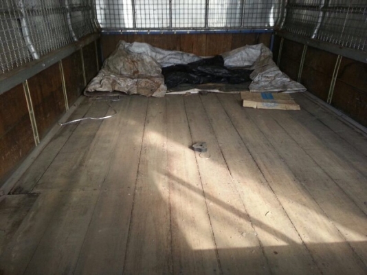 รถอีซูซุ 4 ล้อ 100 แรงม้า. ปี 48 สนใจติดต่อ 081 - 6079515 รถอีซูซุ 4 ล้อ 100 แรงม้า. ปี 48 สนใจติดต่อ 081 - 6079515