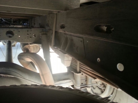 รถอีซูซุ 4 ล้อ 100 แรงม้า. ปี 48 สนใจติดต่อ 081 - 6079515 รถอีซูซุ 4 ล้อ 100 แรงม้า. ปี 48 สนใจติดต่อ 081 - 6079515