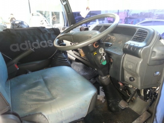 รถอีซูซุ 4 ล้อ 100 แรงม้า. ปี 48 สนใจติดต่อ 081 - 6079515 รถอีซูซุ 4 ล้อ 100 แรงม้า. ปี 48 สนใจติดต่อ 081 - 6079515