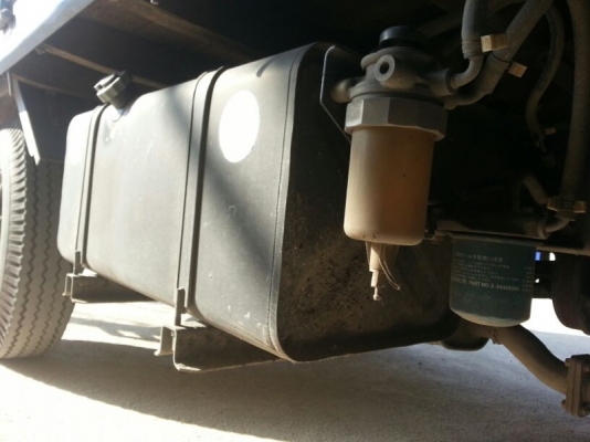 รถอีซูซุ 4 ล้อ 100 แรงม้า. ปี 48 สนใจติดต่อ 081 - 6079515 รถอีซูซุ 4 ล้อ 100 แรงม้า. ปี 48 สนใจติดต่อ 081 - 6079515