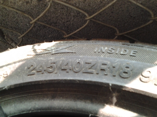 ยาง 245/40/18 ปี12