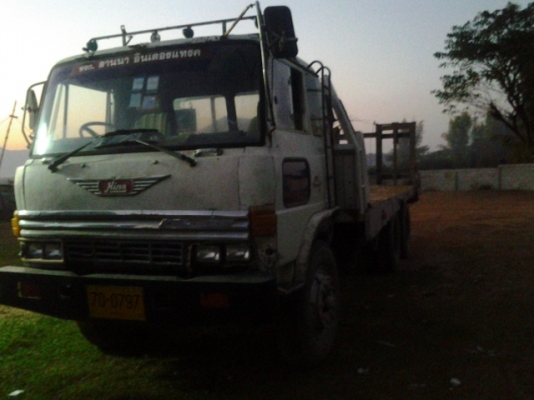 10ล้อ2เพลามีโลว์ฮีโน่เครื่องHO7Cทิฟฟี่เล็กราค650000มีบันไดขึ้นรถเกี่ยวได้ 10ล้อ2เพลามีโลว์ฮีโน่เครื่องHO7Cทิฟฟี่เล็กราค650000มีบันไดขึ้นรถเกี่ยวได้