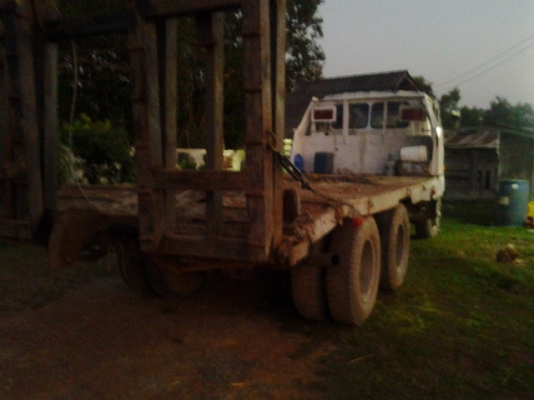 10ล้อ2เพลามีโลว์ฮีโน่เครื่องHO7Cทิฟฟี่เล็กราค650000มีบันไดขึ้นรถเกี่ยวได้ 10ล้อ2เพลามีโลว์ฮีโน่เครื่องHO7Cทิฟฟี่เล็กราค650000มีบันไดขึ้นรถเกี่ยวได้