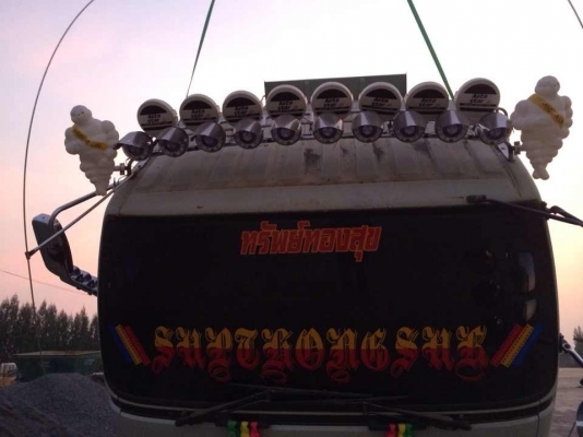 ขายด่วนสิบล้อดั้มสองเพลาเดิมๆบางๆสวยๆ ขายด่วนสิบล้อดั้มสองเพลาเดิมๆบางๆสวยๆ