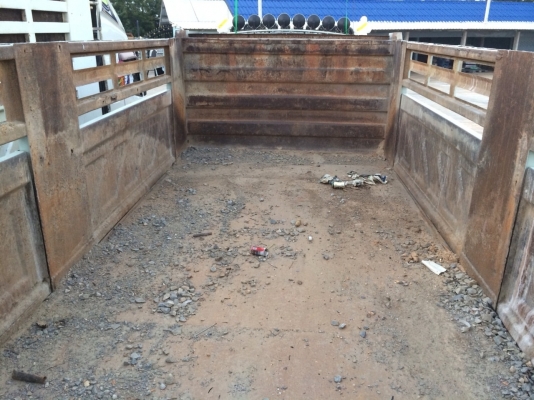 ขายด่วนสิบล้อดั้มสองเพลาเดิมๆบางๆสวยๆ ขายด่วนสิบล้อดั้มสองเพลาเดิมๆบางๆสวยๆ