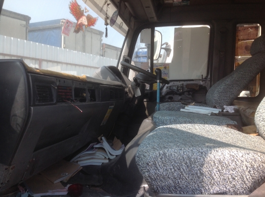 ขายรถ 6 ล้อ HINO FF1J 210 แรง เครื่อง JO8C เครื่องแน่น คัชซีสวย ดอกยางใหม่หมด ยาว 7.20 เมตร ตู้ 4 บาน