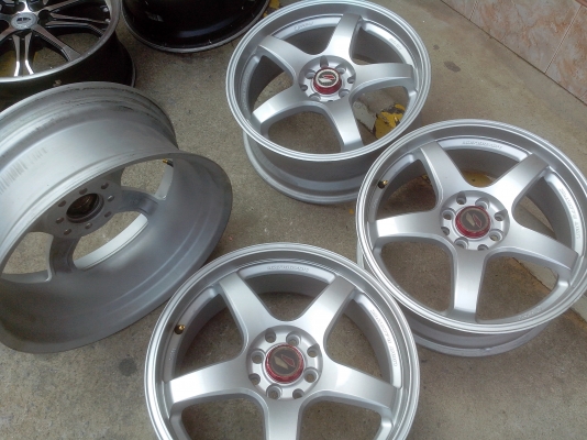 ขายแม็กขอบ17 4รู100/114 Lanso กว้าง7นิ้วขายถูก ๆ มีชุดเดียว