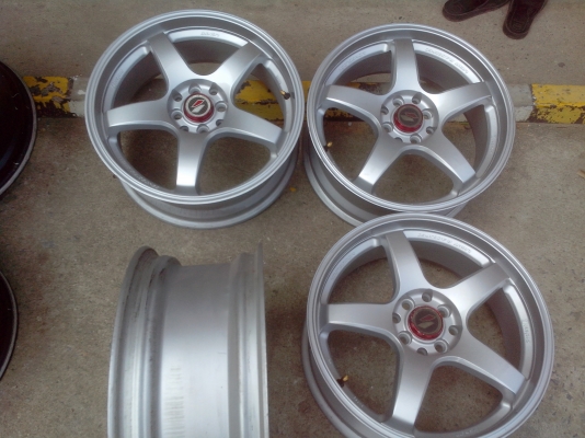 ขายแม็กขอบ17 4รู100/114 Lanso กว้าง7นิ้วขายถูก ๆ มีชุดเดียว