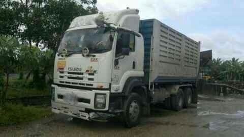 รถอีซูซุ 10 ล้อดั้ม 360 แรงม้า. ปี 51 ( ขายแม่ , ลูก. )  สนใจติดต่อ 081 - 6079515