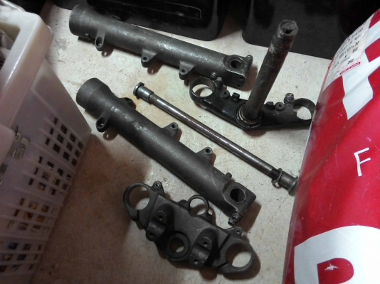 ขออนุญาตขาย HONDA CB400SF ปี93 สภาพพอใช้สักคันครับ