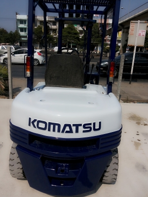 ขายถูกKOMATSU FD25-11 ขนาด2.5 ตัน เสาสูง4เมตร เกียร์ธรรมดาเครื่องดีเซล4D95 งากระดกได้ การใช้งาน800กว่าชั่วโมง ราคาต่อรองได้ติดต่อ0816161541