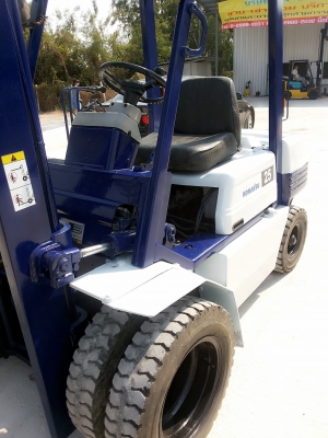 ขายถูกKOMATSU FD25-11 ขนาด2.5 ตัน เสาสูง4เมตร เกียร์ธรรมดาเครื่องดีเซล4D95 งากระดกได้ การใช้งาน800กว่าชั่วโมง ราคาต่อรองได้ติดต่อ0816161541