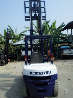 ขายถูกKOMATSU FD25-11 ขนาด2.5 ตัน เสาสูง4เมตร เกียร์ธรรมดาเครื่องดีเซล4D95 งากระดกได้ การใช้งาน800กว่าชั่วโมง ราคาต่อรองได้ติดต่อ0816161541