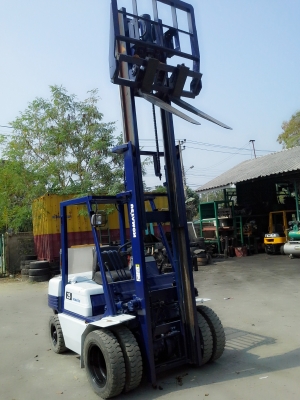 ขายถูกKOMATSU FD25-11 ขนาด2.5 ตัน เสาสูง4เมตร เกียร์ธรรมดาเครื่องดีเซล4D95 งากระดกได้ การใช้งาน800กว่าชั่วโมง ราคาต่อรองได้ติดต่อ0816161541