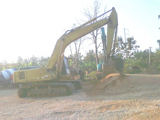 รถขุด KOMATSU PC200-6 รถสวย ใช้งานดี มีแอร์เย็บเฉียบ
