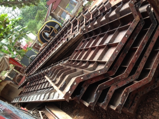 เหล็กแบบก่อสร้าง