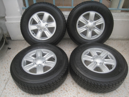 ขายล้อแม็กป้ายแดง new dmax 16"x7" et33 6 รู 139.7 ยางผลิตสัปดาห์ที่ 39 ปี 13สนใจติดต่อเล็กคลองสาม (081-3747940)