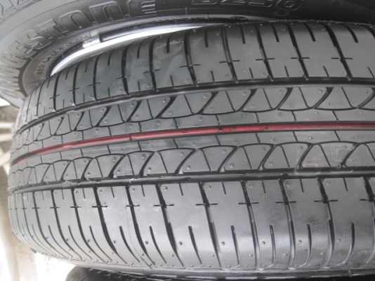 ขายล้อกะทะป้ายแดง nissan almera 14" 4 รู 100 ยาง ปี13 สนใจติดต่อเล็กคลองสามครับ (081-3747940)