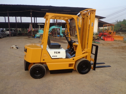 รถยก TCM FD25 Z2 เครื่องดีเซล ติดต่อคุณจิ๊ด โทร. 089-7949488