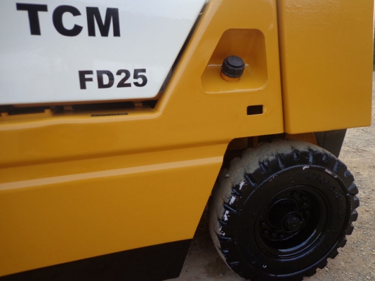 รถยก TCM FD25 Z2 เครื่องดีเซล ติดต่อคุณจิ๊ด โทร. 089-7949488