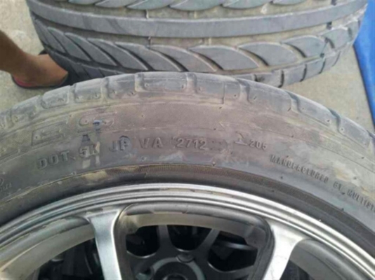 ขายแม๊ก 4 รู 100 พร้อมยางปี 2012 ล้นนิดๆ กำลังสวย 15 นิ้ว กว้าง 8 นิ้ว